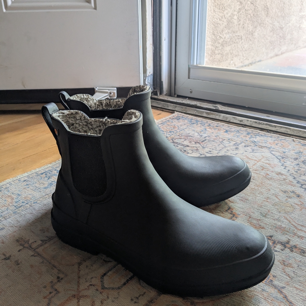 Bogs Black Chelsea Boots with Faux Fur Lining